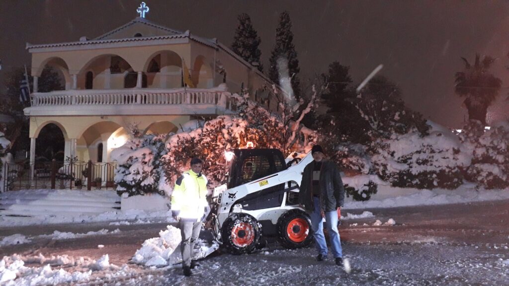 δ-φυλής-μάχη-με-το-χιόνι-στη-ζωφριά-από-876361