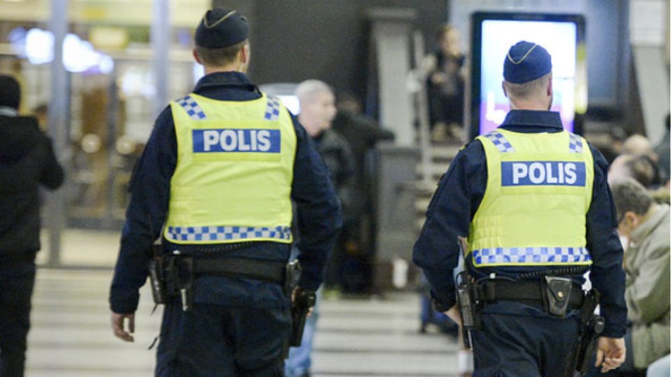πανικός-στη-σουηδία-επίθεση-με-μαχαίρ-881726