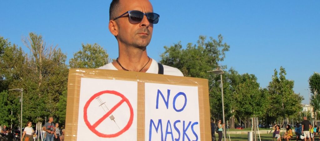 γνωστός-έλληνας-αρνητής-της-μάσκας-πέ-899262