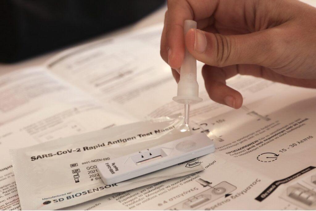 Ελλείψεις self test: «Υπάρχουν κατά κανόνα αποθέματα», λέει η κυβέρνηση
