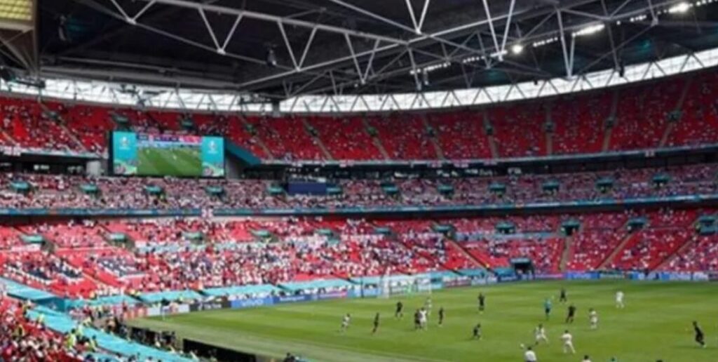 euro-2021-άγγλος-οπαδός-έπεσε-από-εξέδρα-του-wembley-913262