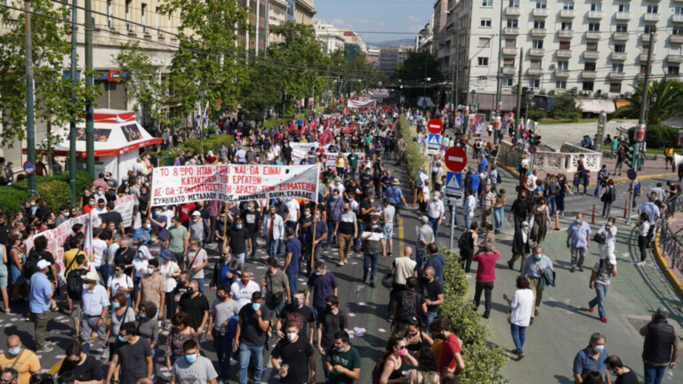 μεγάλη-σε-όγκο-η-απεργιακή-συγκέντρωσ-912490