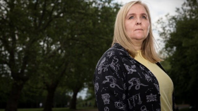 ιερέας-βίαζε-έφηβη-λεσβία-για-να-την-θ-916897