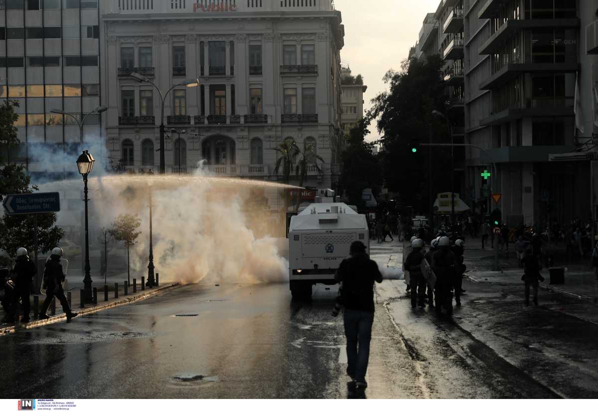 επεισόδια-στη-συγκέντρωση-κατά-των-υπ-925990
