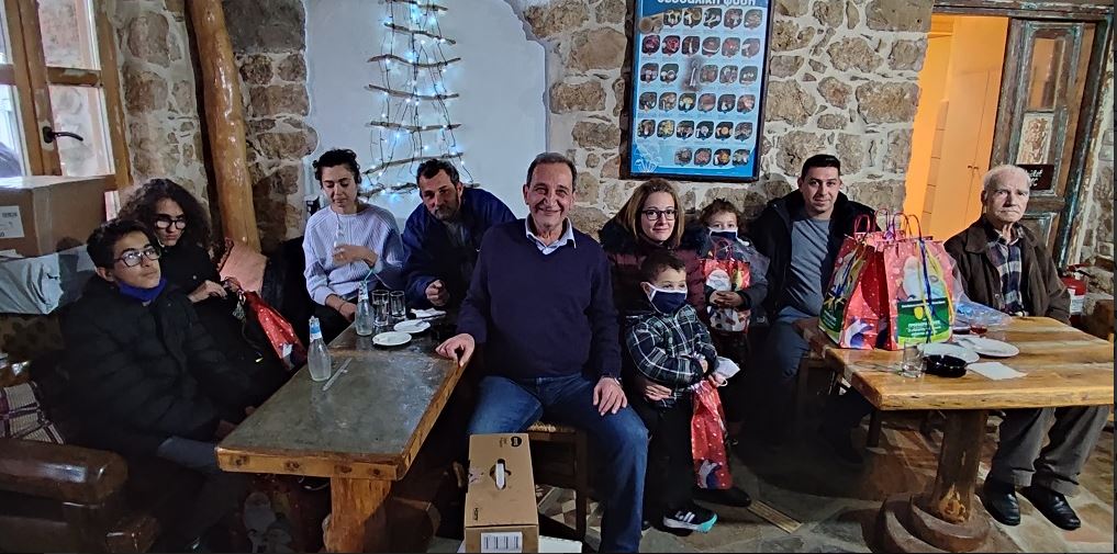 χριστουγεννιάτικη-βοήθεια-του-δ-βύρω-972368