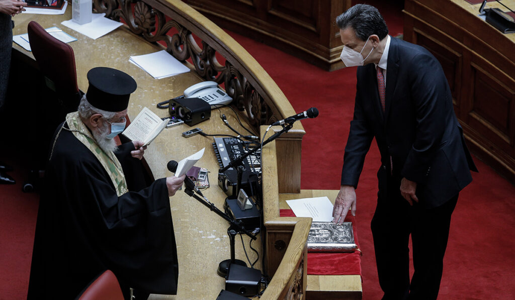 ορκίστηκε-βουλευτής-ο-σκυλακάκης-στη-997172