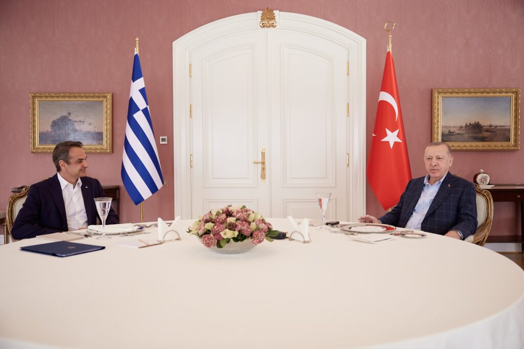 ολοκληρώθηκε-το-δίωρο-γεύμα-μητσοτάκ-999982