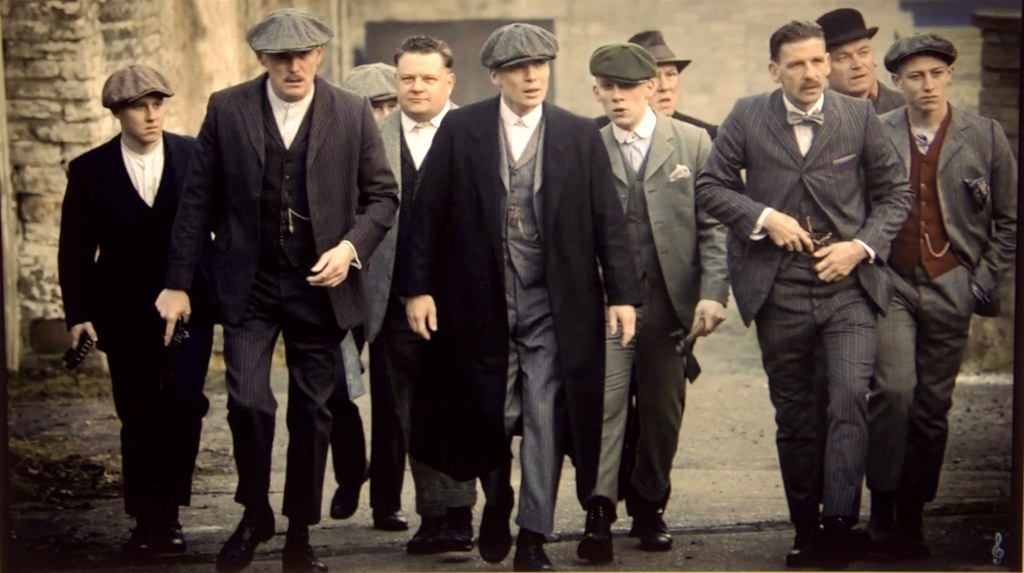 viral-ο-συριζα-με-τραγιάσκες-peaky-blinders-η-αντίδρ-998679