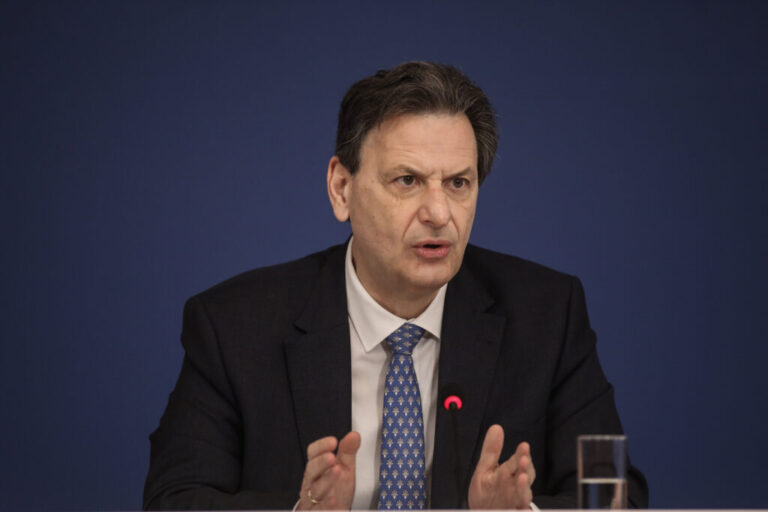ποπ-οτα-σε-μητσοτάκη-τον-σκυλακάκη-να-τ-1001220