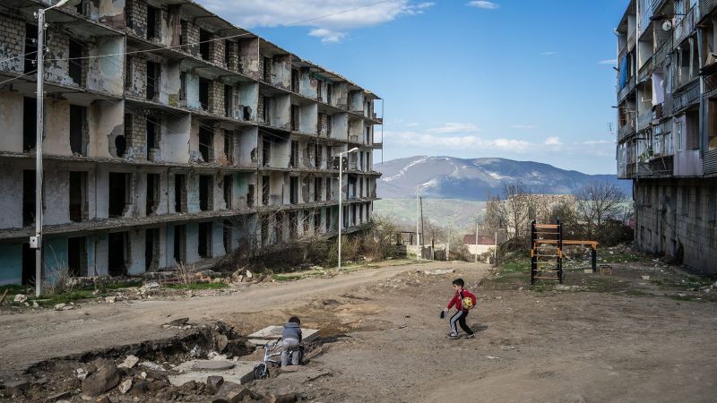 επιτέθηκαν-σε-δημοσιογράφο-της-ερτ-λό-1002039