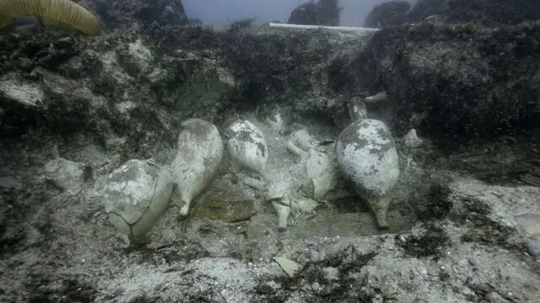 γαλλία-αρχαιοκάπηλοι-λεηλάτησαν-ένα-1014916