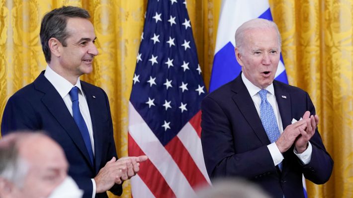 νδ-με-κομματικά-γυαλιά-βλέπει-το-ταξ-1021822