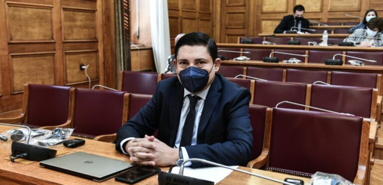 στα-άκρα-νδ-συριζα-για-τον-προδότη-μπ-1031457