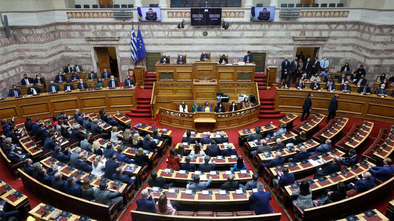 βουλή-με-156-ναι-εγκρίθηκε-ο-προϋπολογ-1040862