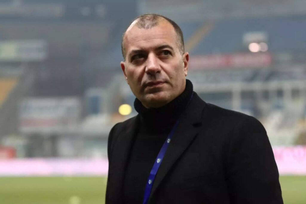 λέτσε-κρέμασαν-κεφάλια-γουρουνιών-έξ-1046556