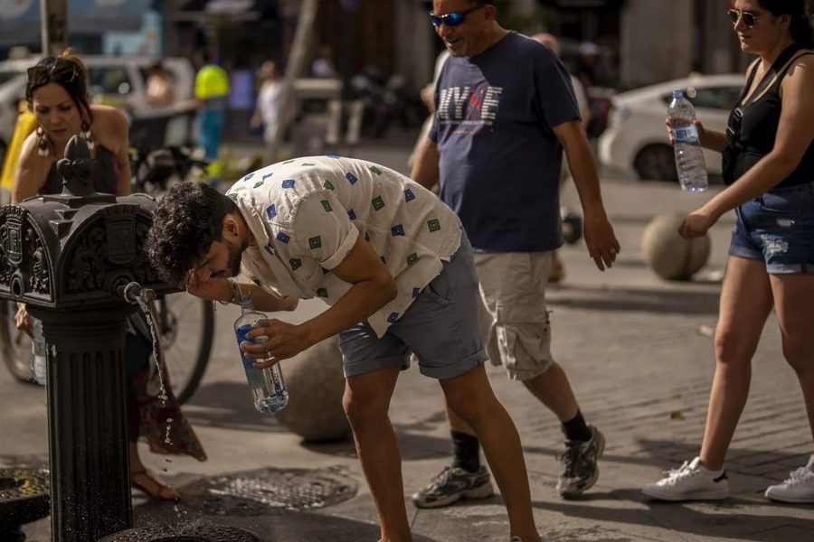 γαλλία-καταγράφηκε-ρεκόρ-υψηλών-θερμ-1049886