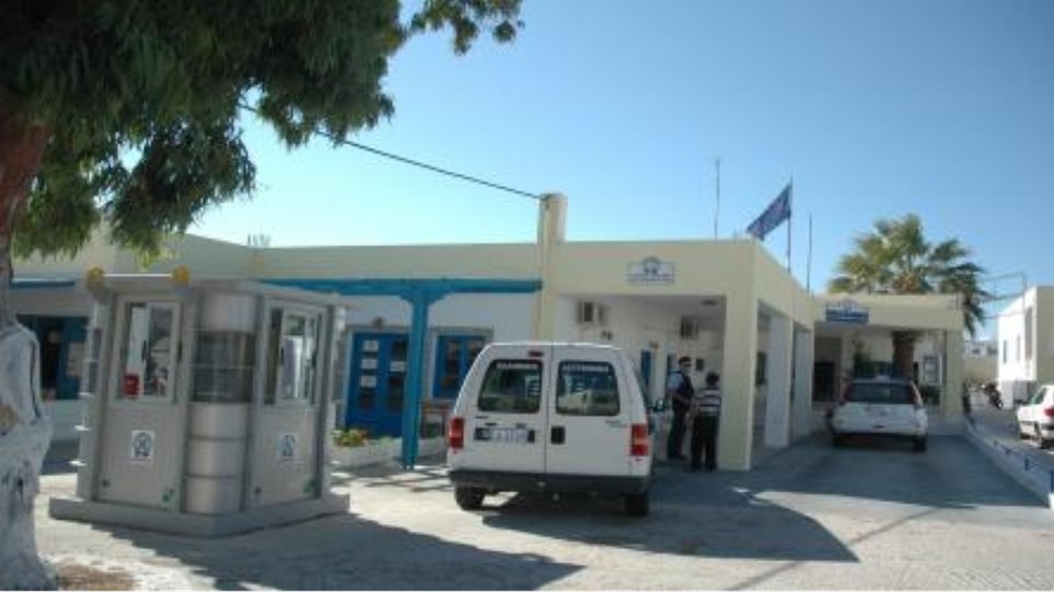 σαντορίνη-έβαζε-την-ανήλικη-κόρη-της-ν-1052138