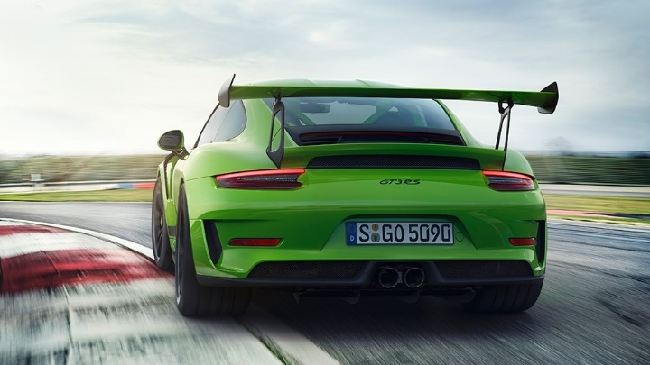 χαμός-για-την-αποκάλυψη-της-νέας-porsche-911-gt3-rs-1053442