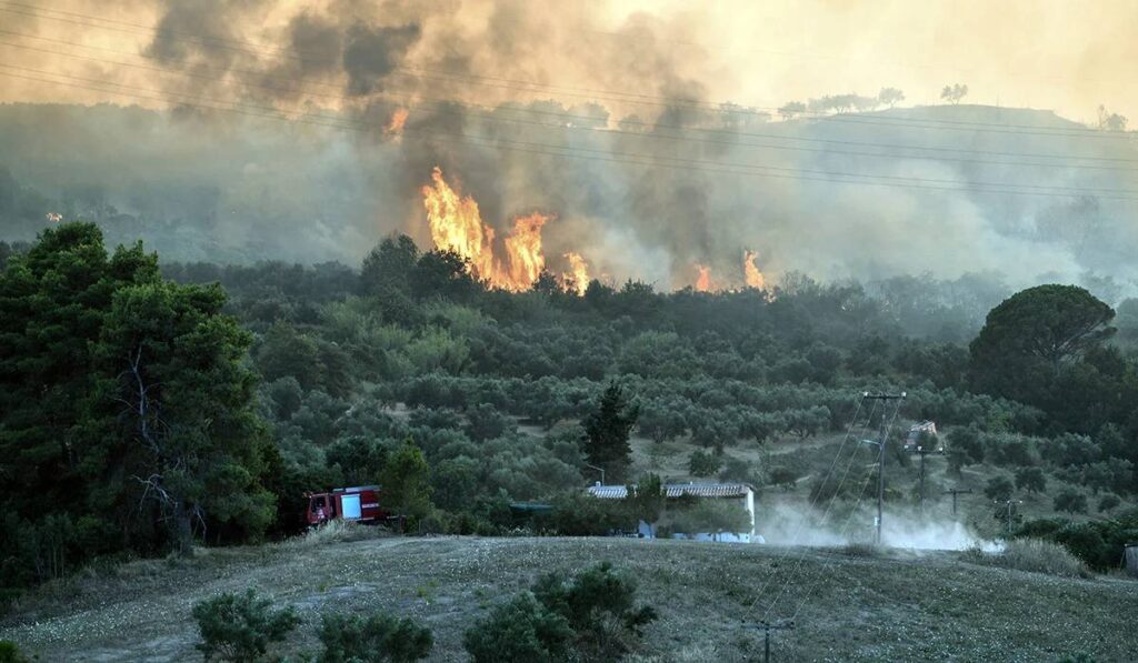 φωτιά-στην-αρκαδία-επιχειρούν-επίγε-1056554