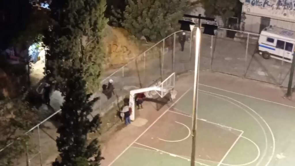 εξάρχεια-αστυνομικοί-χτύπησαν-και-συ-1077832