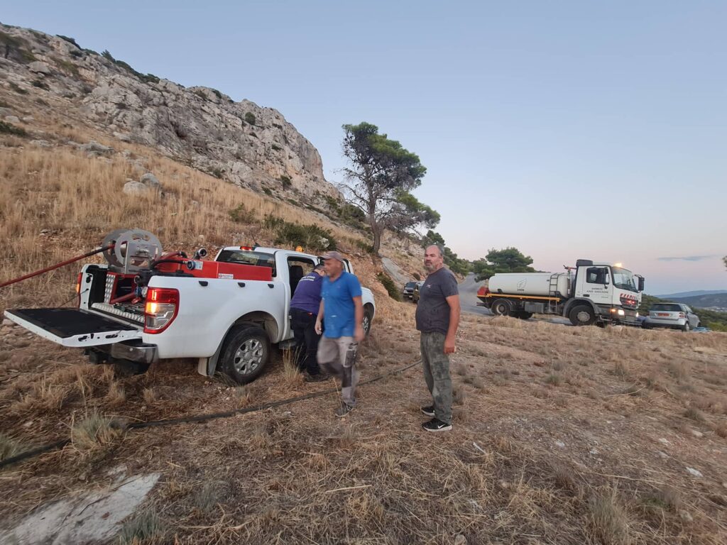 νέα-πυρκαγιά-στο-δρόμο-φυλής-ασπροπύρ-1077745