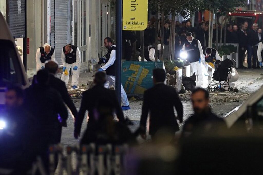 κωνσταντινούπολη-22-συλλήψεις-για-τη-πο-1092557