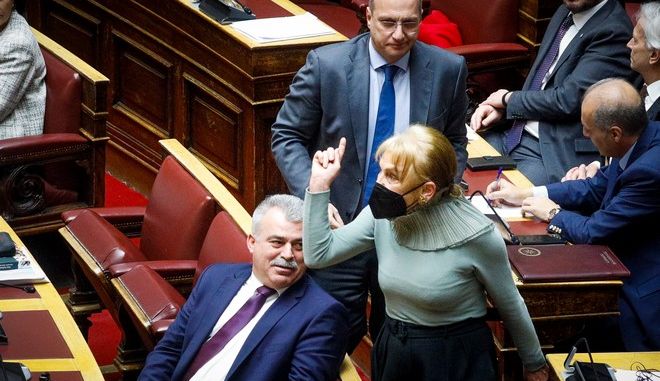 βουλή-τι-λένε-πιπιλή-και-αβραμάκης-για-1105272