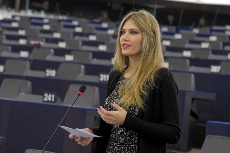 politico-η-καϊλή-προσέλαβε-τον-δικηγόρο-του-μ-1121766