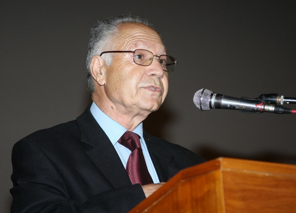 πέθανε-ο-συγγραφέας-και-πανεπιστημια-1128499