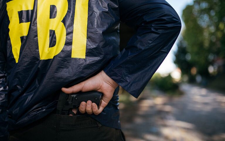 νεκρός-σε-έφοδο-του-fbi-άνδρας-που-απειλο-1126469