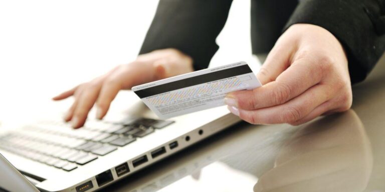 δύο-στους-3-έλληνες-έκαναν-online-αγορές-το-τ-1120290