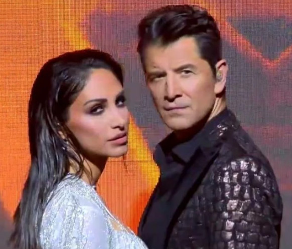 ρουβάς-στο-μπάνιο-τραγουδάω-λένα-ζευγ-1129227