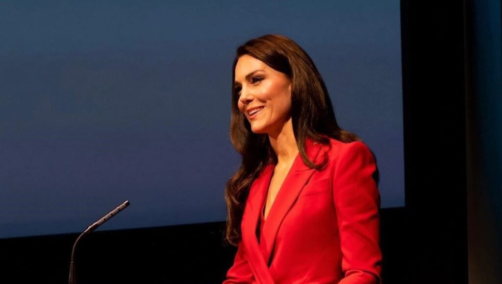 η-μίντλετον-παραδίδει-μαθήματα-στο-power-dressing-1130903