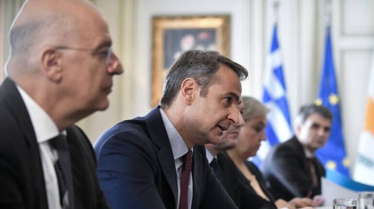σκάνδαλο-υποκλοπών-τορπίλη-δένδια-1171193
