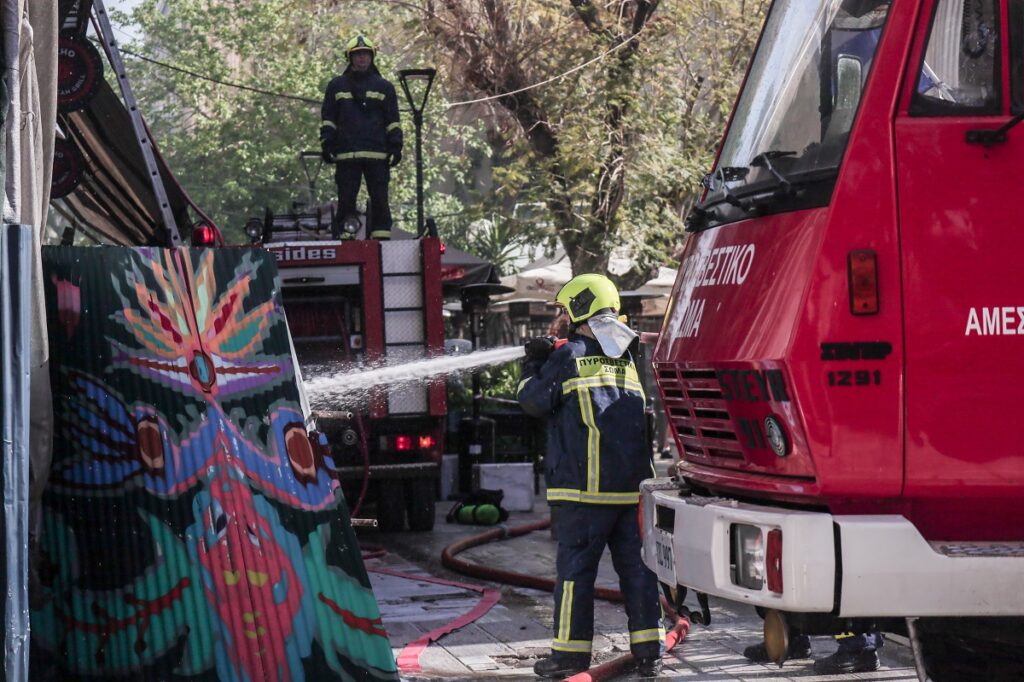 αθήνα-ξέσπασε-φωτιά-σε-εγκαταλελειμμ-1179339