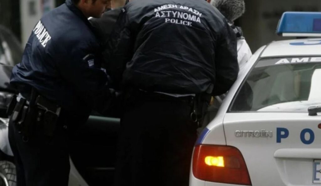 χανιά-κλέφτης-άρπαξε-χρήματα-την-ώρα-π-1178119