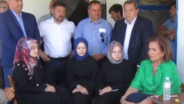 γλεντάει-το-luben-τη-ντόρα-για-τις-απειλ-1193833