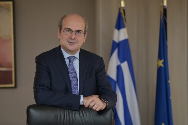 χατζηδάκης-καθαρή-αύξηση-1-476-ευρώ-το-χρό-1210681