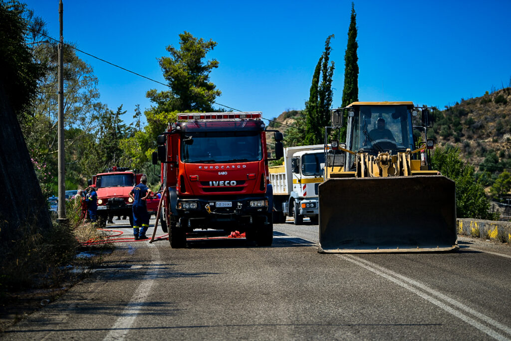 υπό-έλεγχο-η-φωτιά-που-ξέσπασε-σε-συγκρ-1215427