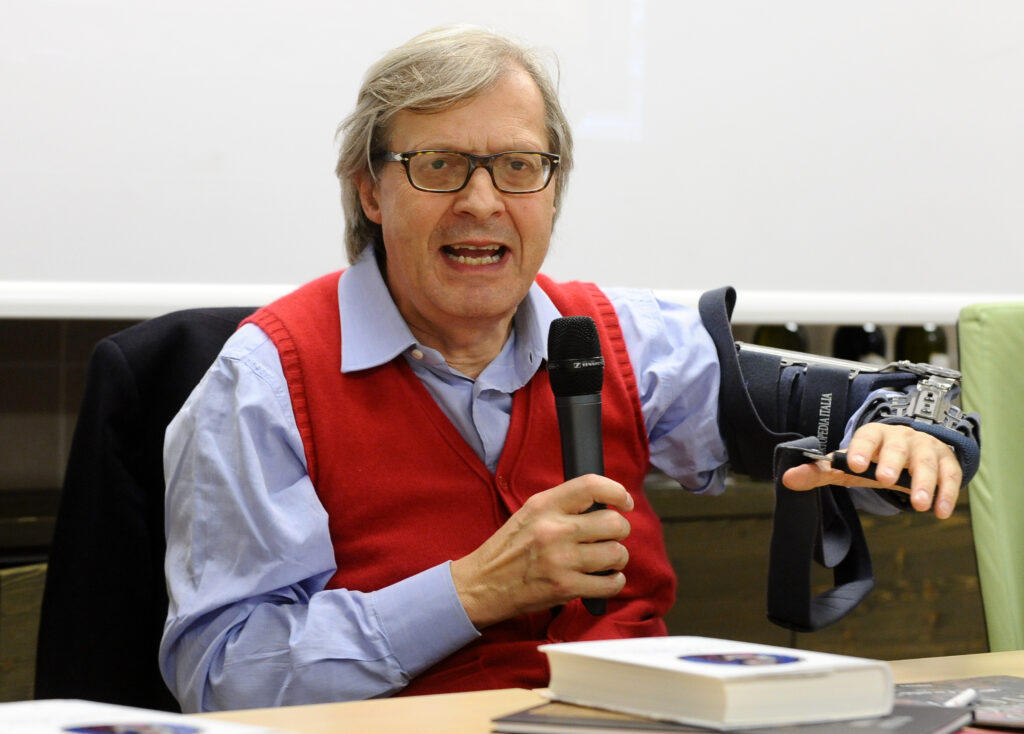 ιταλός-υφ-πολιτισμού-έχω-κοιμηθεί-με-1-500-1203999