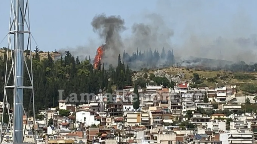 φωτιά-μέσα-στη-λαμία-κίνδυνος-για-σπί-1214182