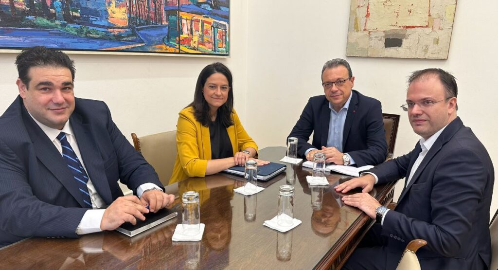 υπεσ-συνάντηση-κεραμέως-με-στελέχη-συ-1206862