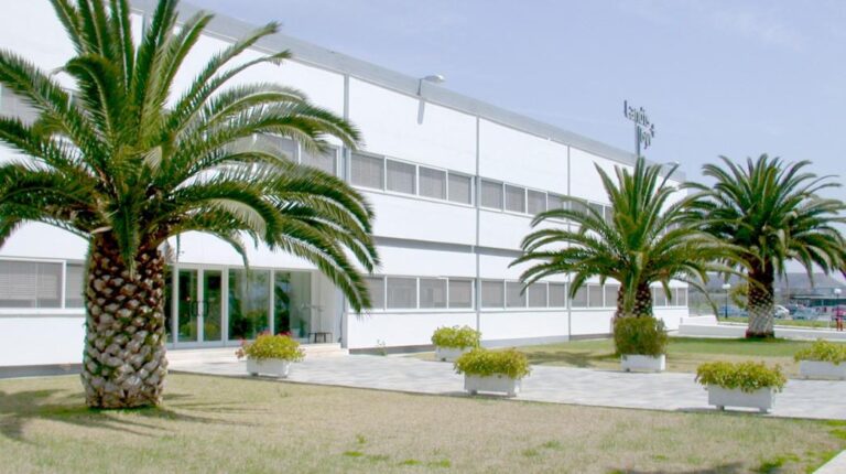 μεγάλη-εταιρεία-με-1-000-εργαζόμενους-απε-1239013
