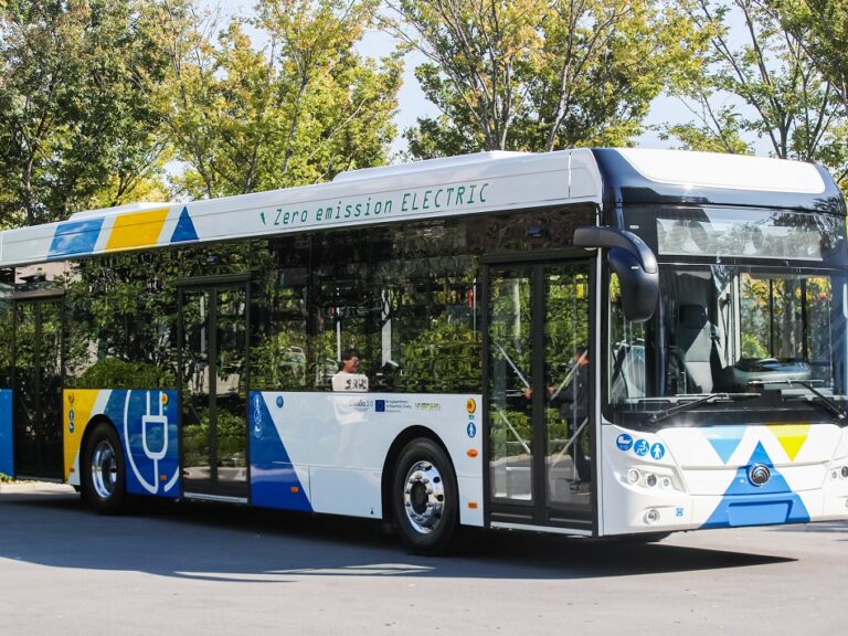 παραχώρηση-δύο-λεωφορείων-σε-νησιωτι-1261010