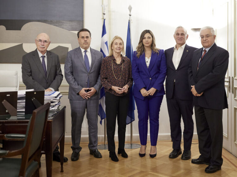 ζαχαράκη-παρατείνεται-η-θητεία-του-δ-σ-1266253