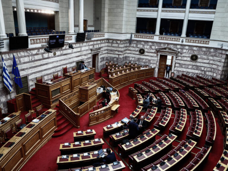 boυλή-πέρασε-η-τροπολογία-για-την-αναστ-1270045