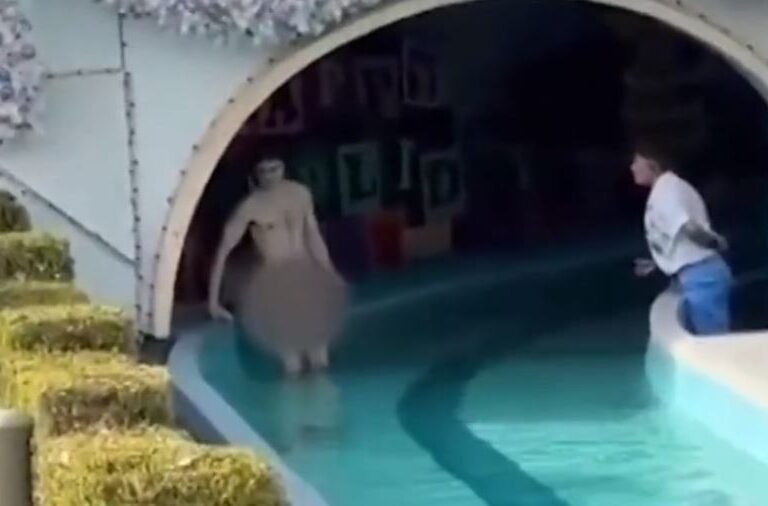 viral-26χρονος-περιφερόταν-γυμνός-στη-disneyland-video-1272290