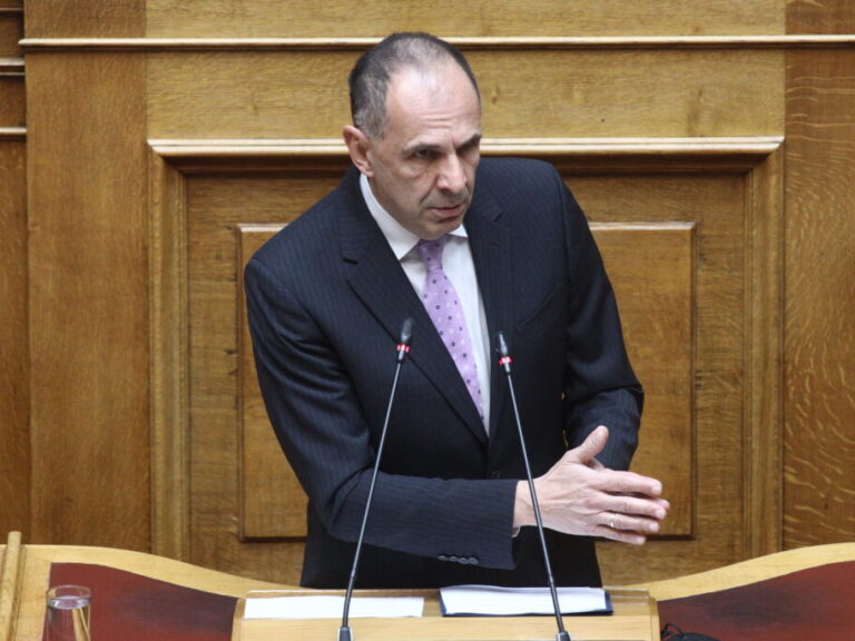 τα-μασάει-ο-γεραπετρίτης-συζήτηση-για-1282330