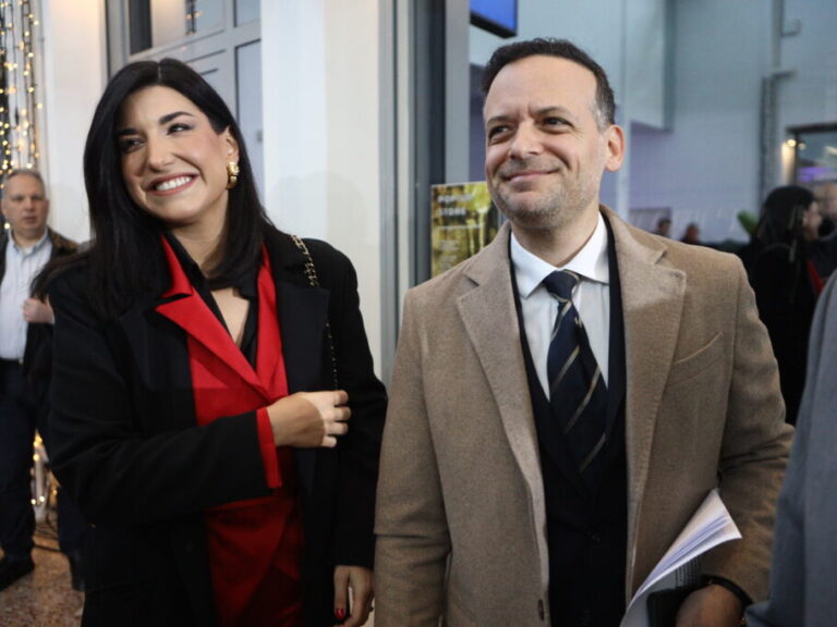 ορκωμοσία-χάρη-δούκα-στο-πλευρό-του-η-σ-1288094