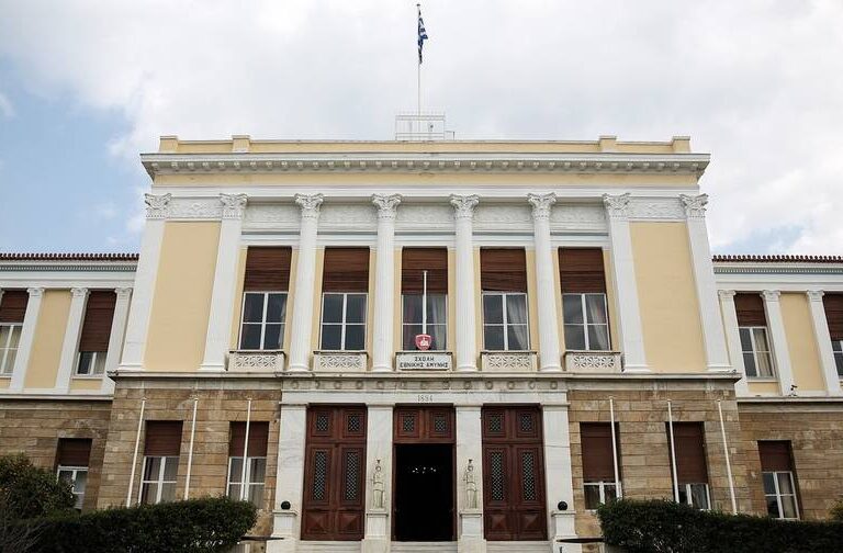 επιλογή-μόνιμων-υπαλλήλων-για-θέσεις-1278345